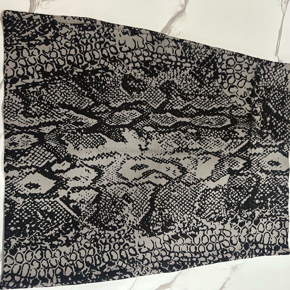 BCBG Black and Gray Snake Print Mini Skirt